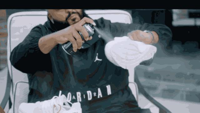 球鞋表面脏了怎么清理,球鞋脏了怎么修复