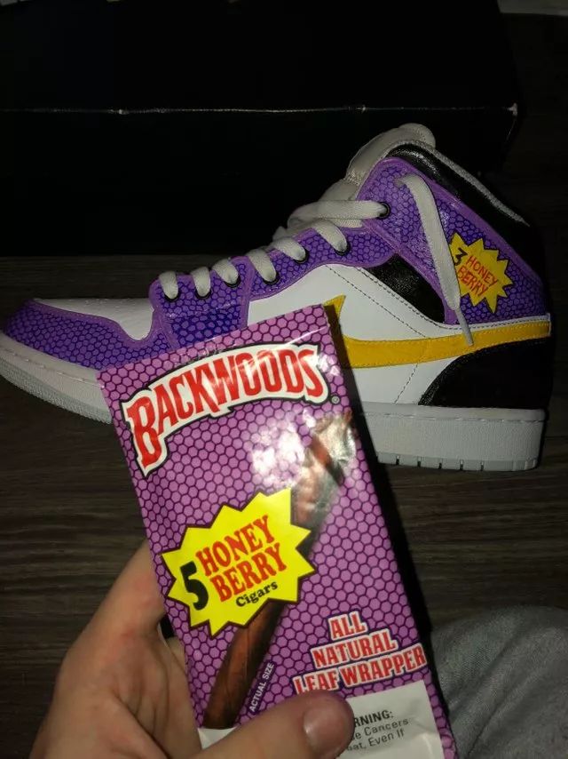 这些玩“土法定制”的弟弟们，把自己几千块的鞋画成了垃圾