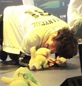 exo十一周年见面会照片灿烈,exo十一周年见面会灿烈介绍自己