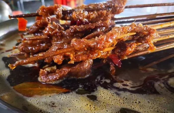 乐山嘉州长卷天街黄氏麻辣烫菜单,洪雅三宝与乐山麻辣烫哪的好吃