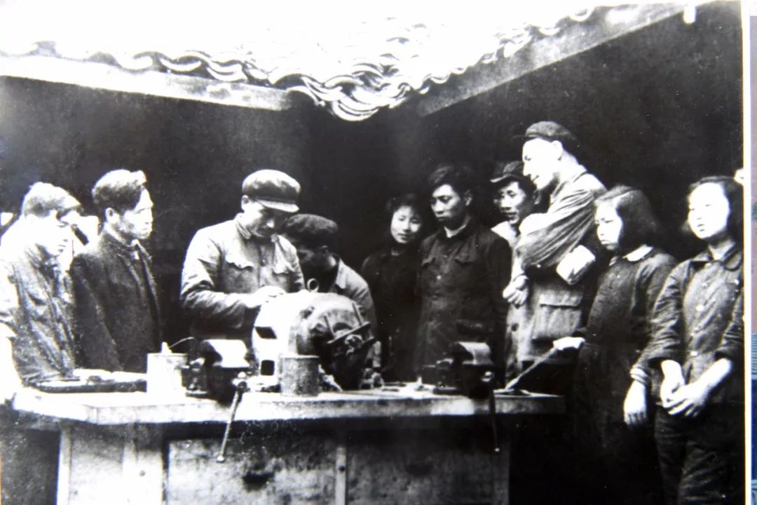 涓滄柟鐢垫満瑙嗛,涓滄柟鐢垫満涓瀷鐢垫満