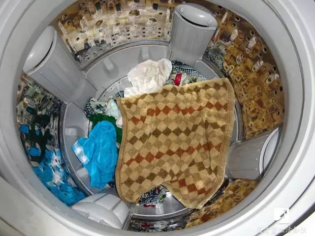 阴天衣服晒不干有味怎么办,阴天衣服晒不干有什么方法