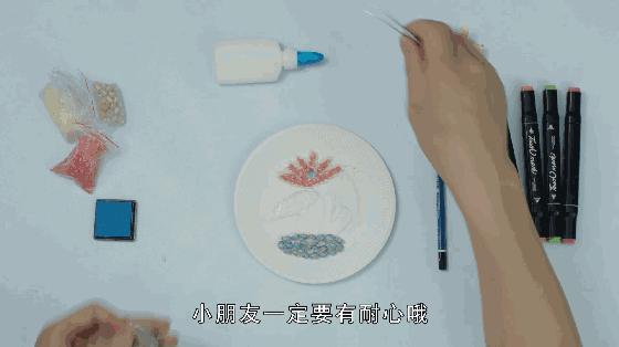 孩子靠画画赚钱,靠孩子的画赚钱