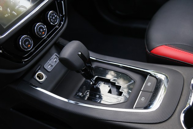 东南dx3x酷绮手动版,东南dx3酷绮落地多少钱