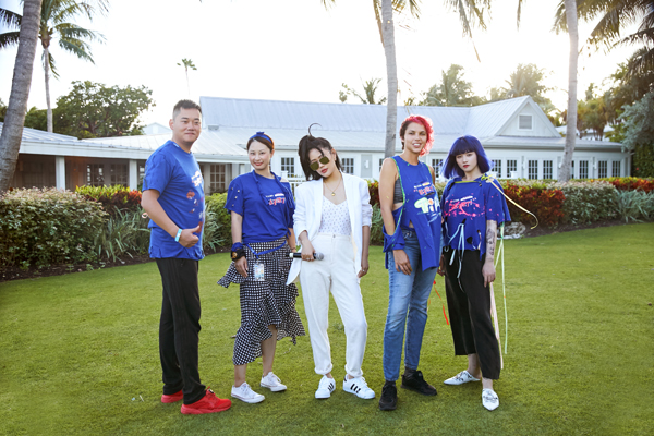 QQ音乐邀请豪华绿钻用户，与袁娅维一起免费游美国