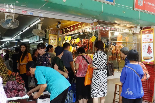 张敬轩住过的这条老街，随便几家美食店，加起来超过150岁！