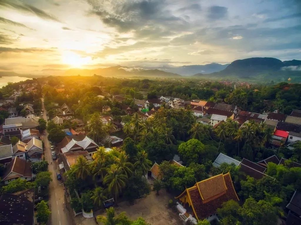 什么地方可以坐高铁去泰国,从中国坐高铁去泰国