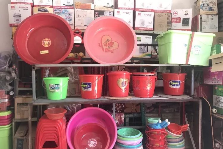 小店老板换了三台车,还买了套新房,农村网购带火这门新生意