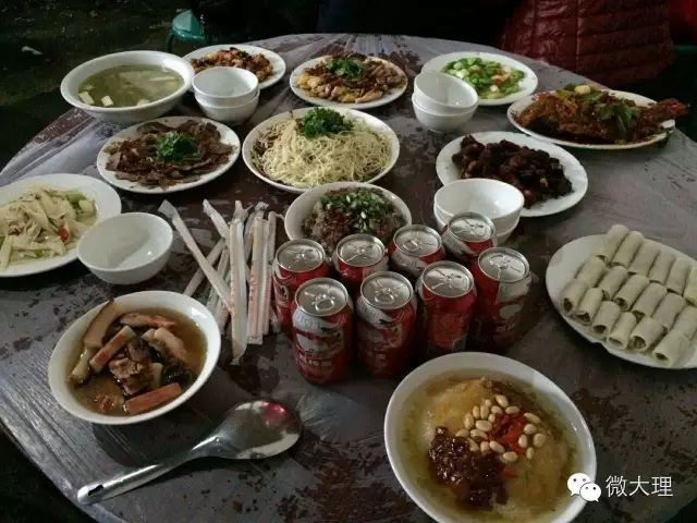 大理八大碗鱼做法,大理剑川八大碗店