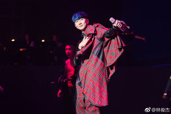 林俊杰唱哭张靓颖,林俊杰把自己唱哭的那首歌是什么