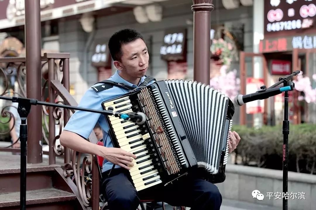 百年老街，流淌着公安民警的歌儿
