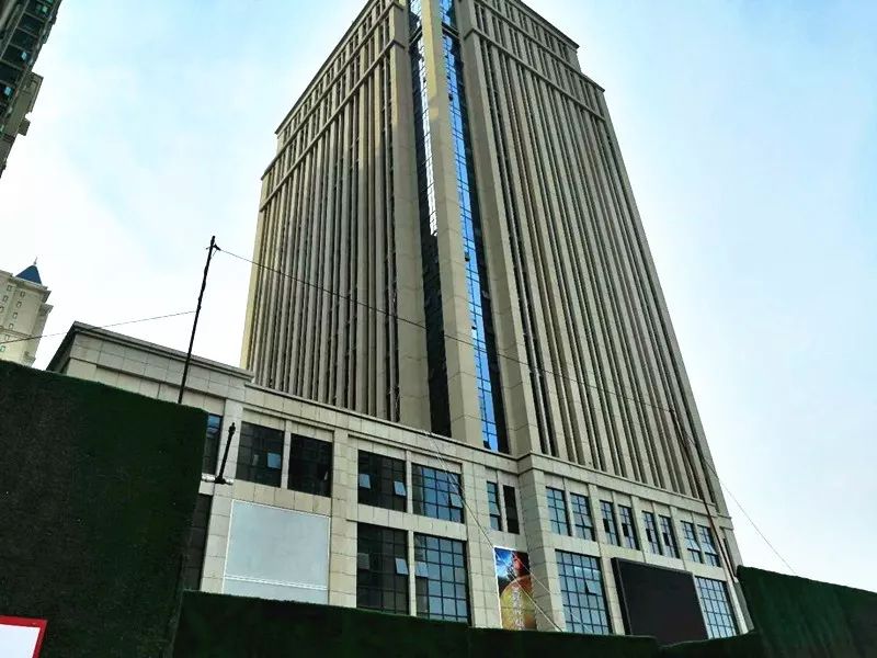 火爆之后骤冷!开始拓展潮牌、书店、童乐、餐饮的中大门,真能扮演好经开商业扛把子?