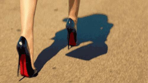 奥黛丽赫本钟爱的猫跟鞋,奥黛丽赫本尖头小黑鞋