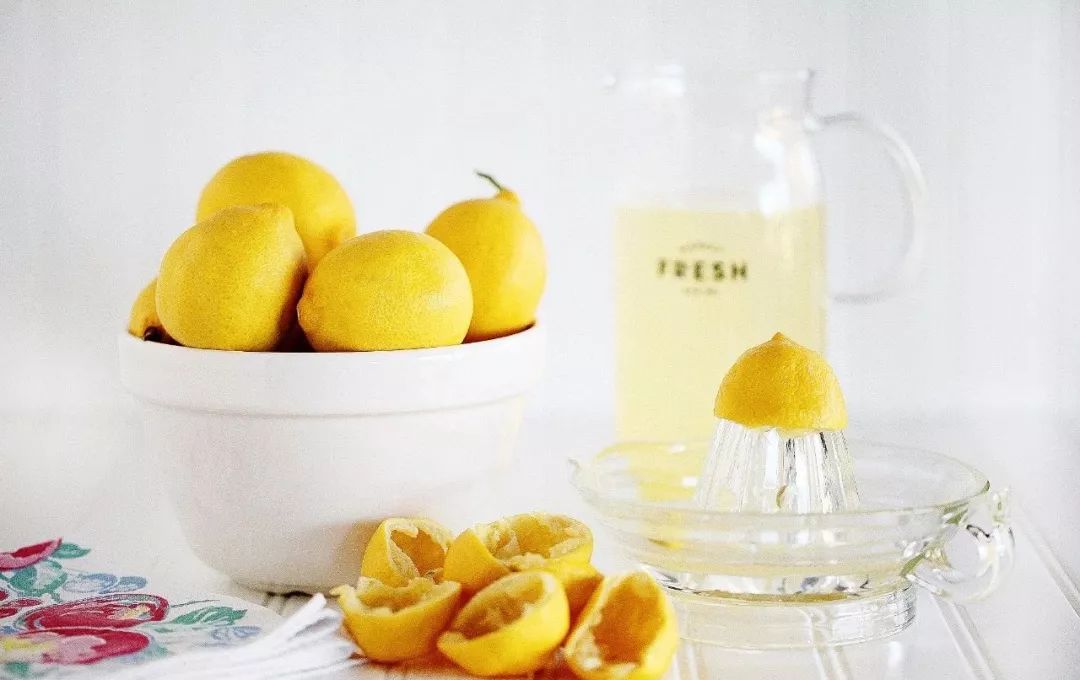 柠檬水为什么说可以美白,淘米水美白最佳方法
