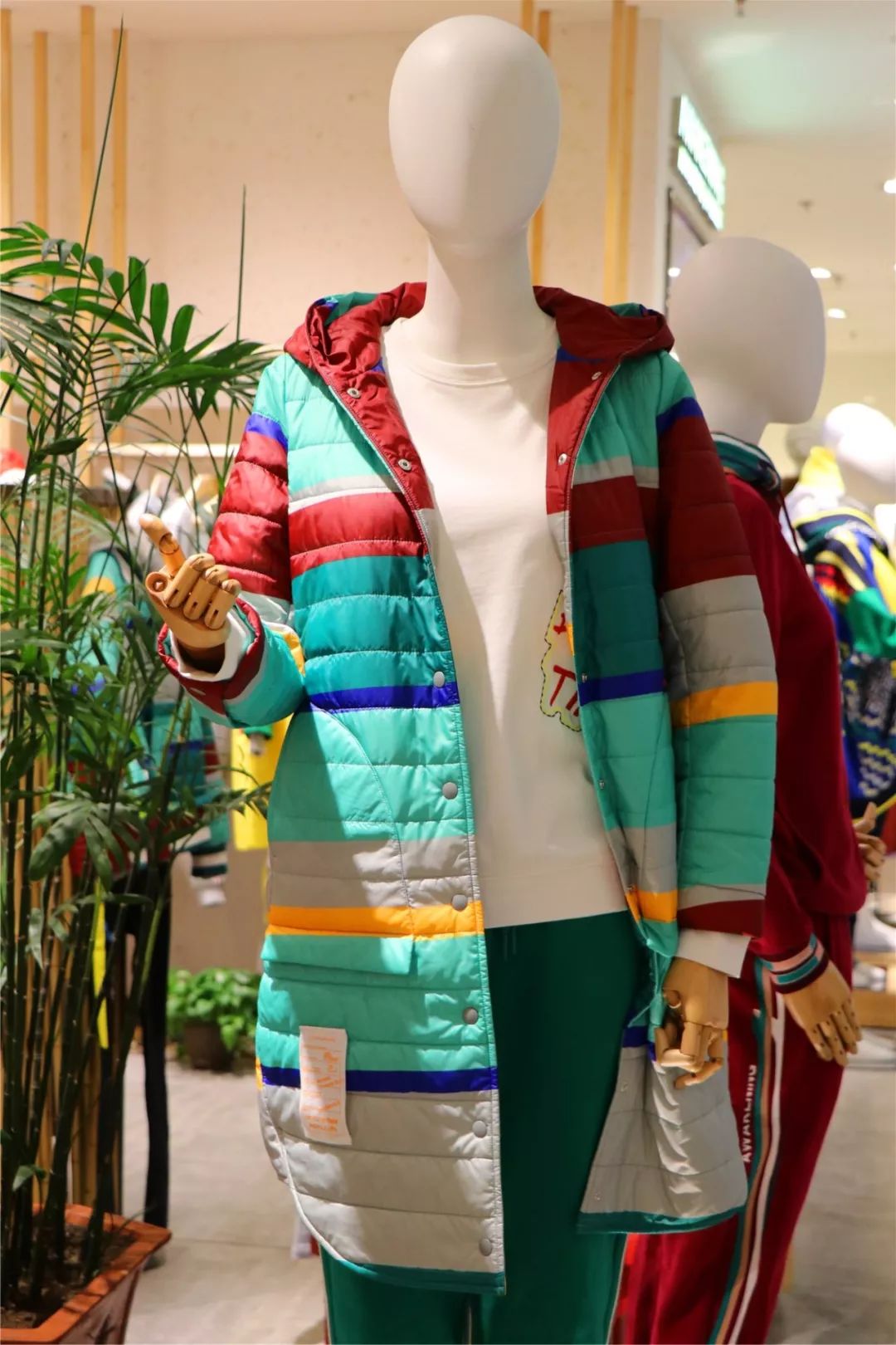 会小学数学，就能花一件的钱买走两件｜比到处“求点ZAN”靠谱