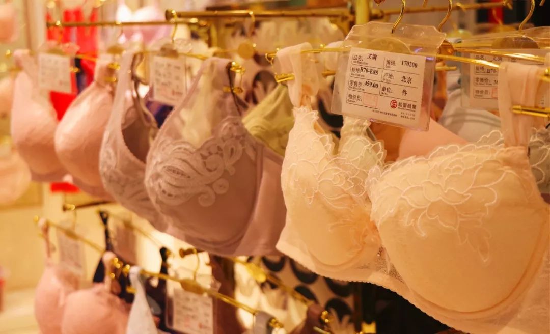 会小学数学，就能花一件的钱买走两件｜比到处“求点ZAN”靠谱