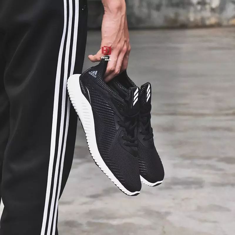 aj4涂鸦联名灰麂皮,aj4涂鸦与aj11