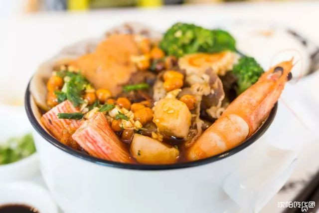 漂亮小姐姐开的网红店,高颜值小姐姐做美食