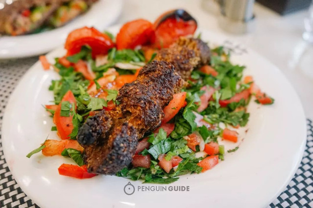 在这个魔幻的江南小城里,来一场烤肉和大饼的狂欢!