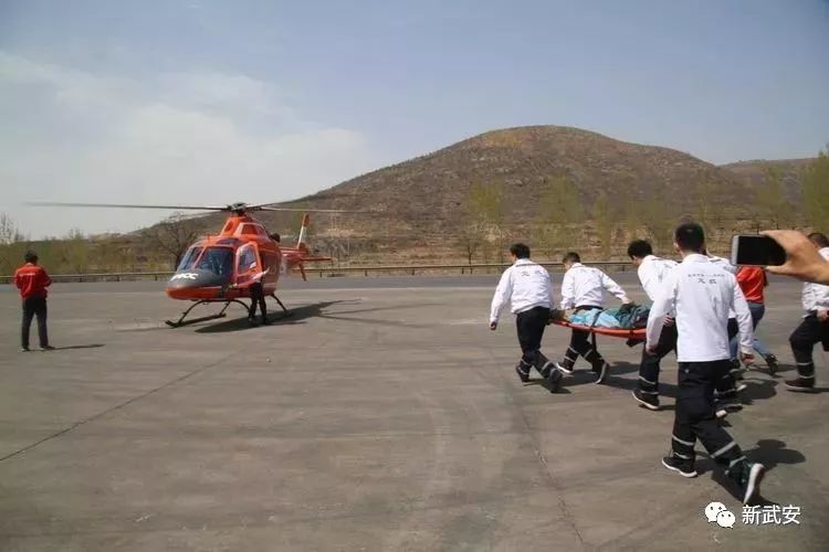 打“飞的”去救命！打不起？买贵宾卡就不贵！