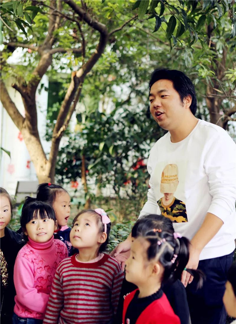 勤业幼儿园男老师，12年“孩子王”有何感想？