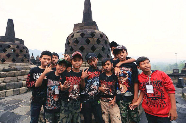 婆罗佛屠，火山灰下的佛教奇观