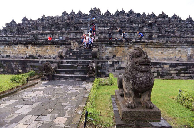 浜氭床浣涙暀濂囪,琚伀灞辩伆鎺╃洊杩戝崈骞寸殑浣涙暀閬楀潃