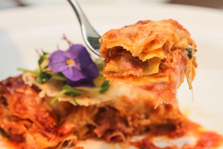 钱塘江畔59层“红酒瓶”上面装了啥？神秘面纱被揭开