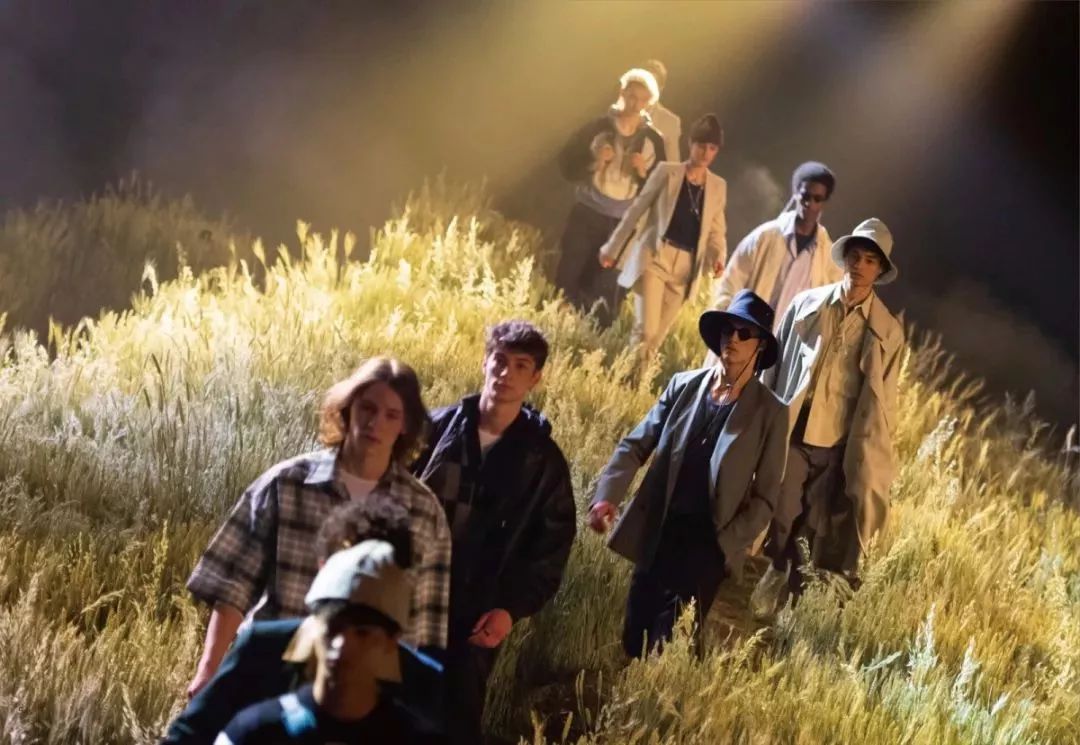 欧美2022春夏服装流行趋势男装,休闲风格男装衬衫流行趋势