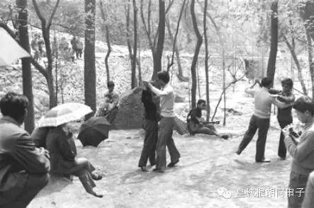 交际舞为什么会被大多数人批评,交际舞的危害