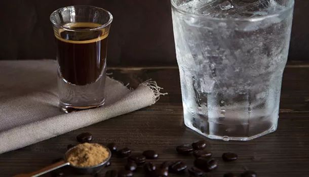 雀巢冷萃果味咖啡用冷水,雀巢冷萃美式咖啡因