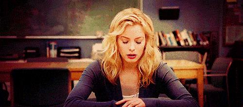 内裤老是有黄的分泌物怎么办,穿收腹裤会有一股分泌物