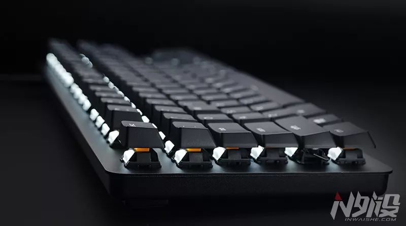 雷蛇黑寡妇蜘蛛x竞技版键盘鼠标,雷蛇黑寡妇v3键盘怎么下载驱动