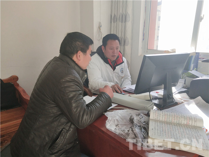 妙手仁心医德高尚,妙手仁心求真至善