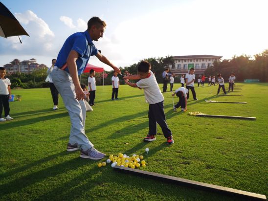 观澜湖华侨中学校园,海口市华侨中学观澜湖学校国标舞