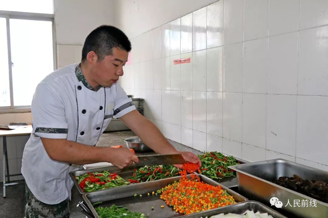 新兵连伙食为啥比基层好,新兵连伙食好吗