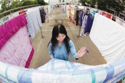 你的被子是怎么叠的,家里的被子别再晒了教你个小诀窍