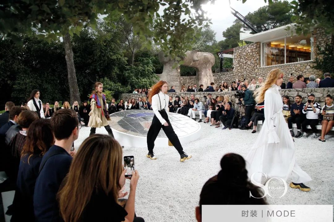 早春如何打造知性优雅风,早春高级感气质