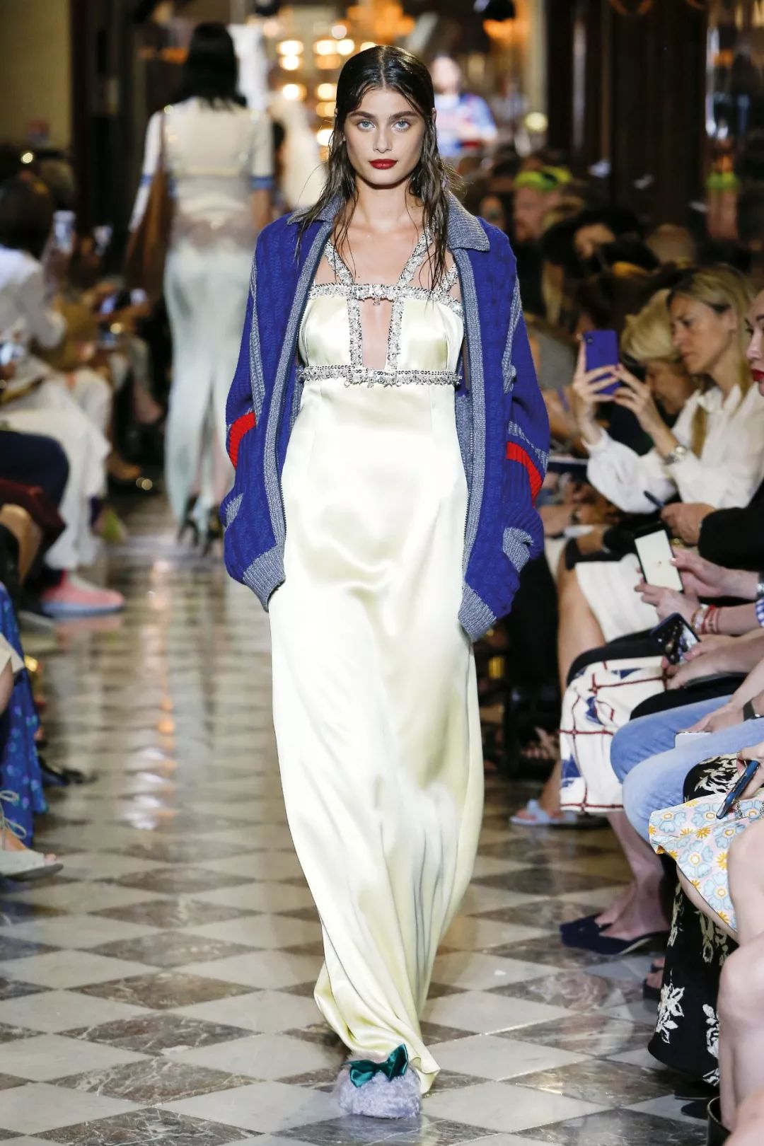 早春如何打造知性优雅风,早春高级感气质