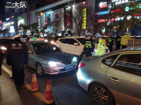 秦皇岛交警全城查酒驾!好友两人一同入网!你中招了吗?