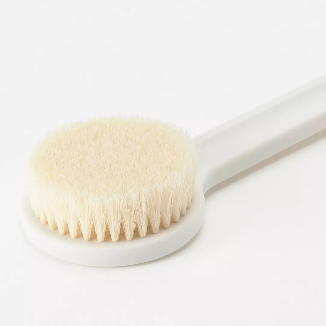 MUJI的这把洗澡刷一问世就让日本妹子着魔,沐浴一定带着它……