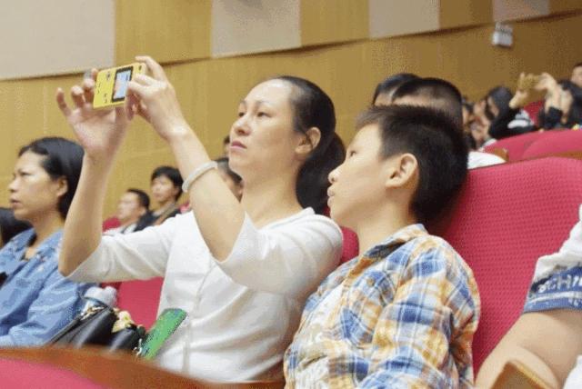 抢位啦｜如何让孩子成为学霸+玩霸？这位校长有秘诀！一票难求哦！