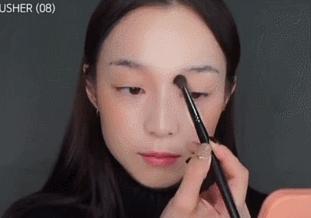 三吉彩花的妆容,可盐可酷可爱可温柔