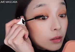 三吉彩花的妆容,可盐可酷可爱可温柔