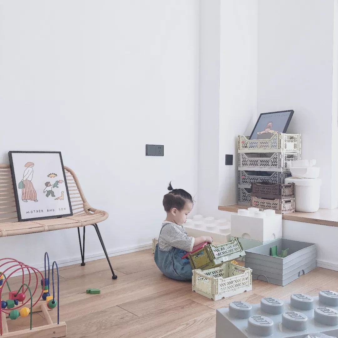 家里乱全怪娃？娃说：你看看别人家的爸妈！生10个孩子也不怕