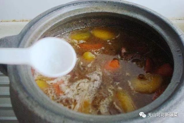 炖牛肉太柴怎么办教你5个小窍门,牛肉炖软烂技巧炖牛肉怎样不发柴
