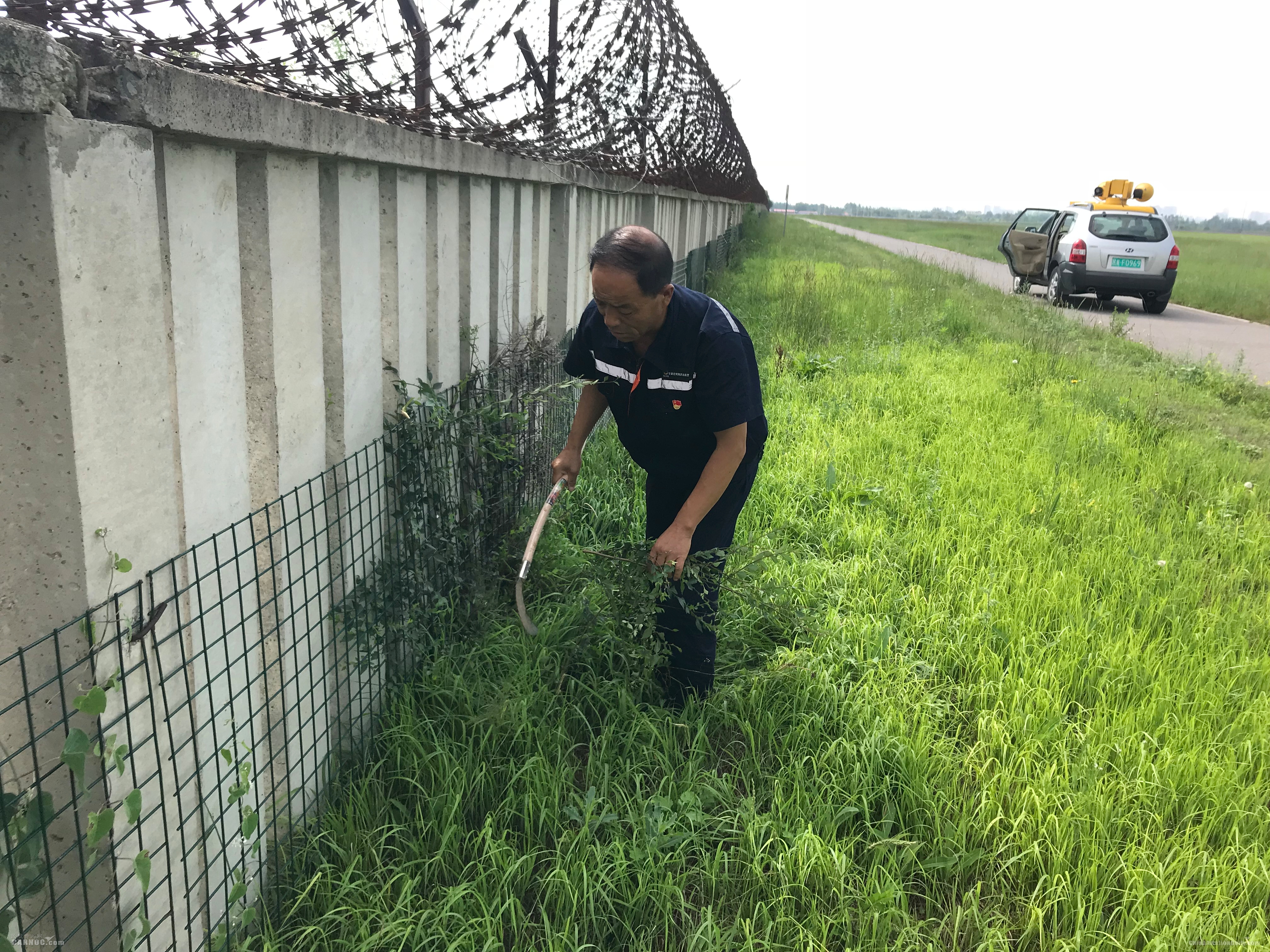 庆阳机场场务员*克王**锋：陇东空港里的火眼金睛