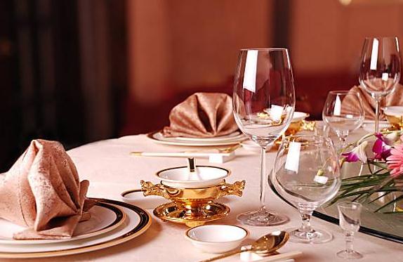 从眼镜店老板到餐具修复店老板,他靠连锁店每月净赚10万元