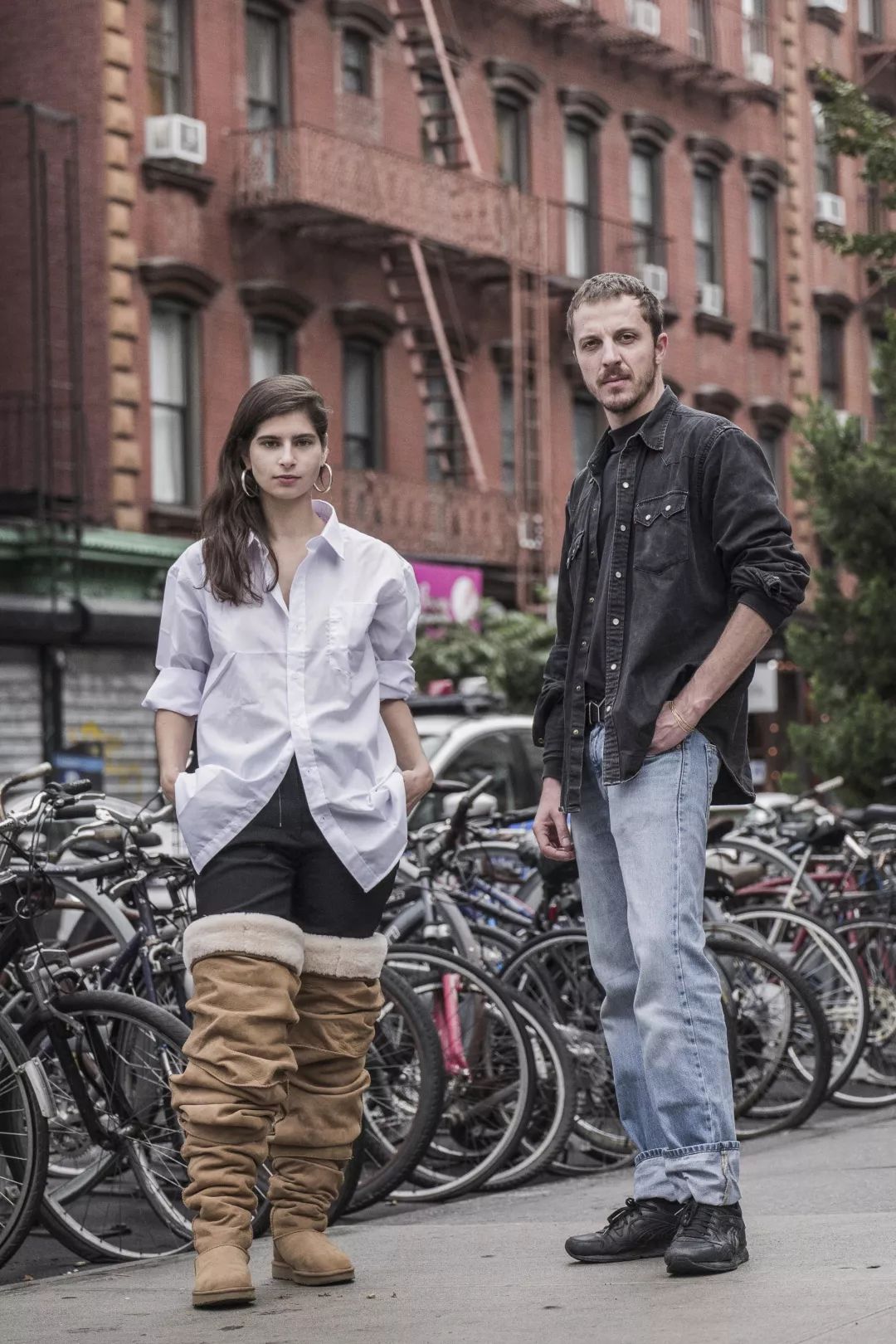 ugg绒绒包,ugg出过透明雪地靴吗