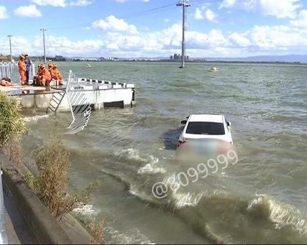男子驾车坠湖事件真相,司机开车坠湖后续